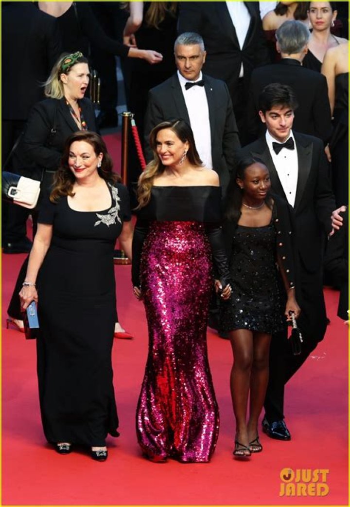 Mariska Hargitay & Husband Peter Hermann Make Rare Red Carpet Appearance Together