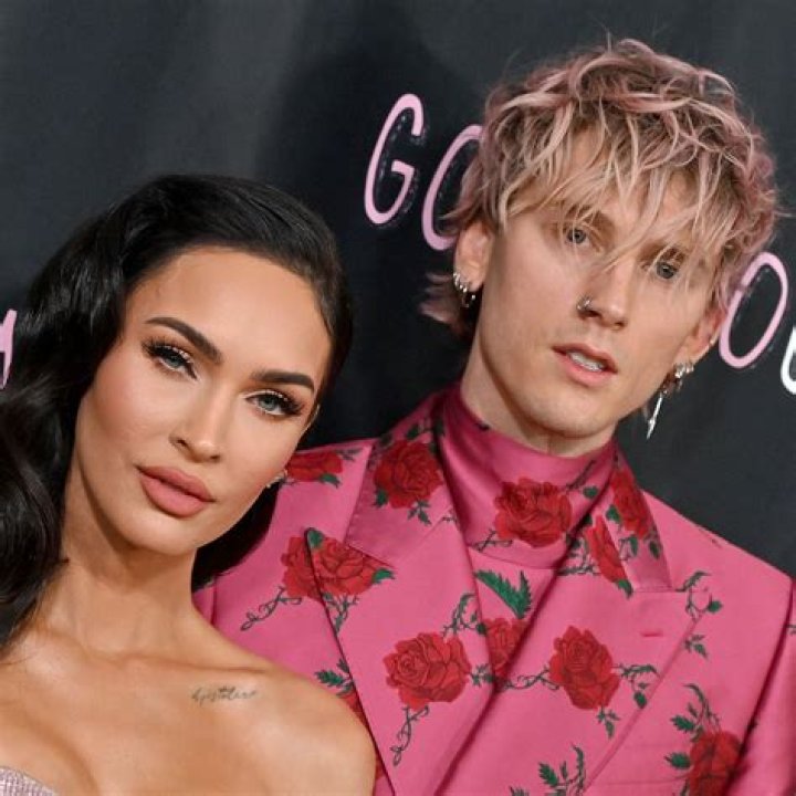 Megan Fox Calls Machine Gun Kelly ‘Beautiful’ & Goes IG Official – Hollywood Life