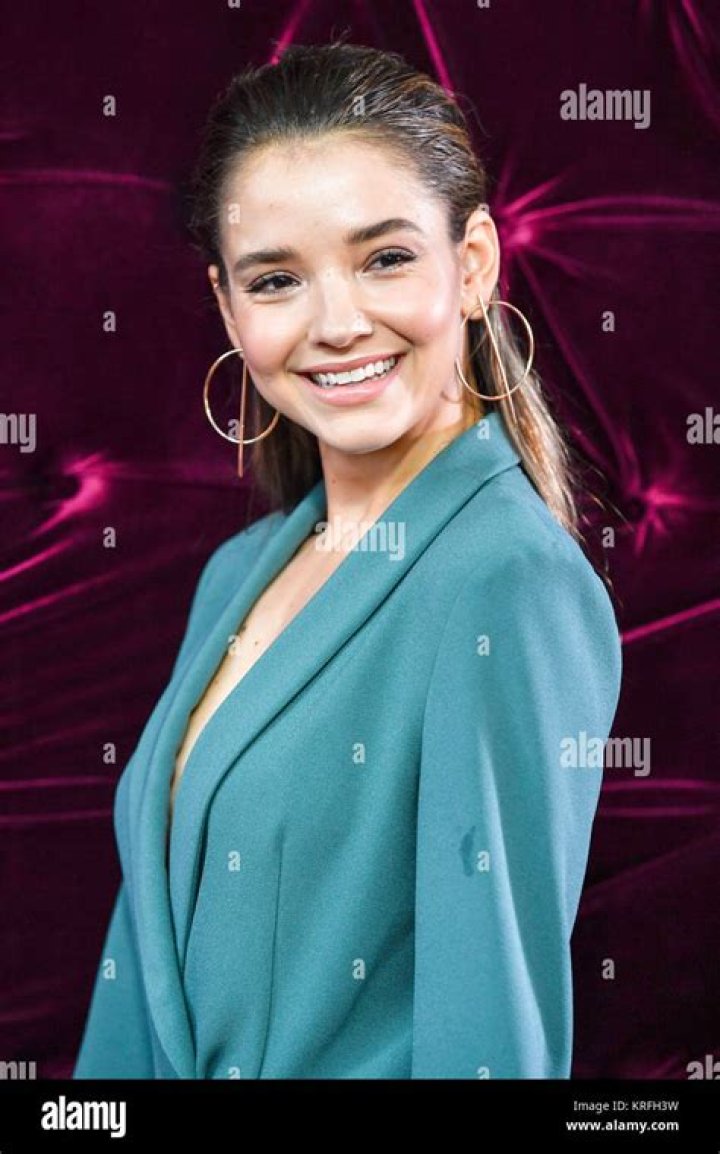 Melissa Whitelaw Celebrity Profile – Hollywood Life