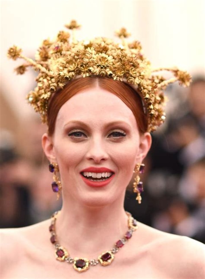 Met Gala 2015 Headpieces – Sarah Jessica Parker & More