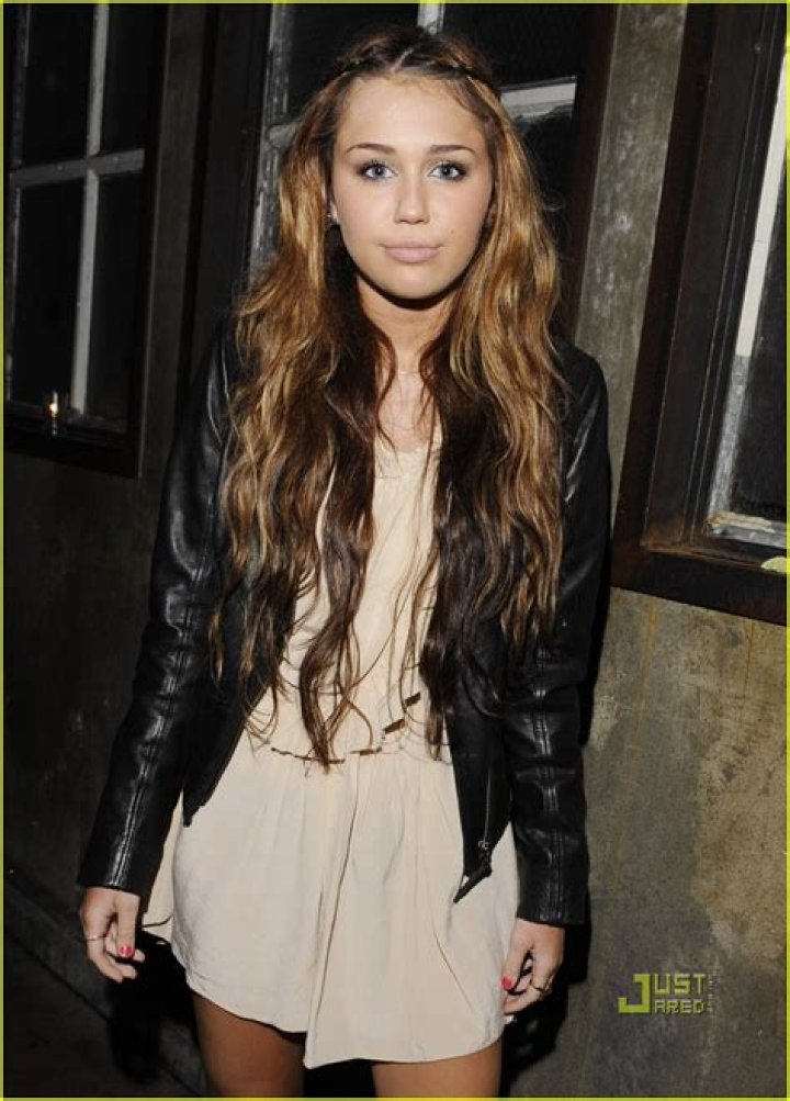 EXCLUSIVE! Miley Cyrus Wraps ‘Hannah Montana’ Forever — And Celebrates By Partying With Will Smith! – Hollywood Life