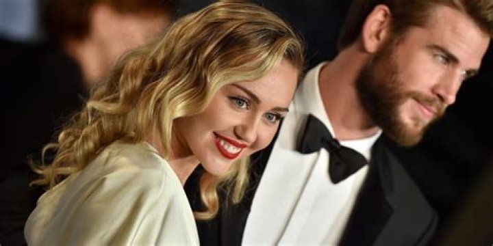 Miley Cyrus Debuts Wedding Ring In New Twitter Pic?