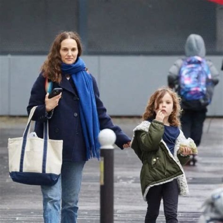 Natalie Portman, 39, Rocks Short Shorts & Goes Makeup-Free On Rare Outing With Daughter