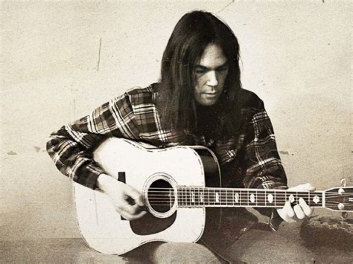 Neil Young – Hollywood Life