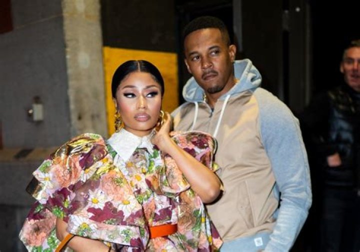 Nicki Minaj Licks Husband Kenneth Petty’s Lips In New Video While Attending NYFW Show