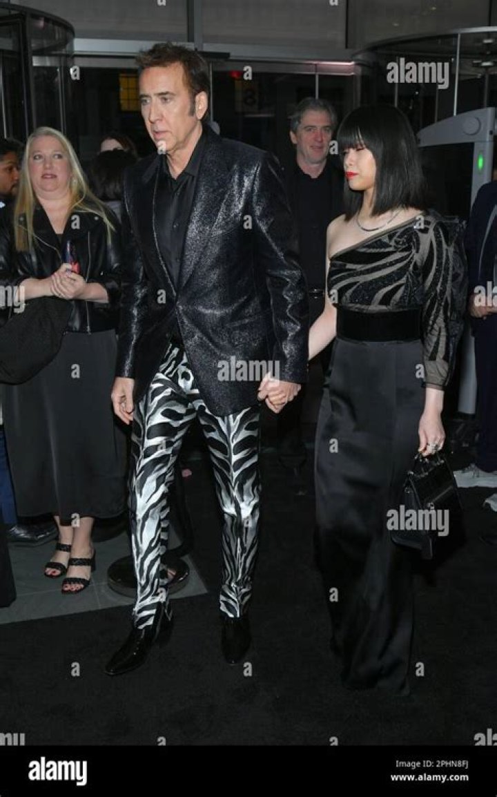 Nicolas Cage & Riko Shibata Hold Hands In NYC: Photos – Hollywood Life