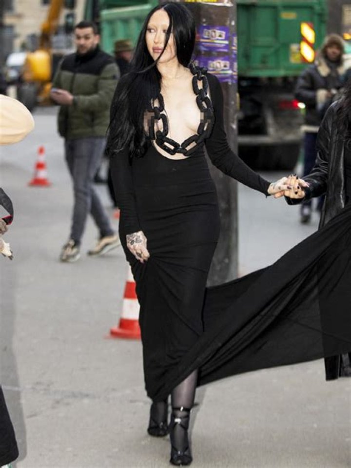 Paris Fashion Week Photos – Hollywood Life