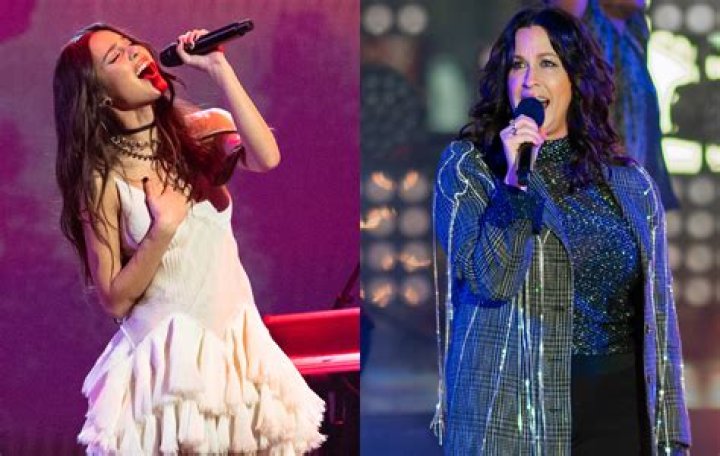 Olivia Rodrigo & Alanis Morissette Sing ‘You Oughta Know’ Together – Hollywood Life