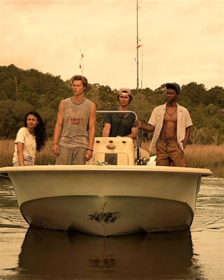 Carla Limbrey & John B Are Actually Related – Hollywood Life