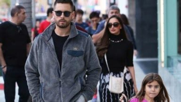 Penelope Disick, 8, Expertly Does Handstands For Dad Scott – Watch Cute Video