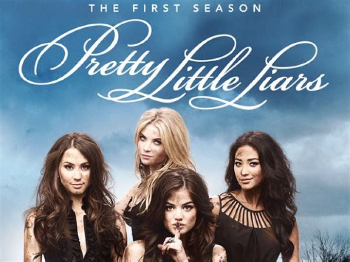 ‘Pretty Little Liars’ Kisses — Pics