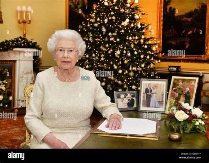 The Queen Shading Harry, Meghan & Archie In 2019 Christmas Speech Felt ‘Deliberate’