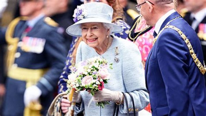 Queen Elizabeth II Resurfaces In Scotland For 1st Public Appearance After Jubilee