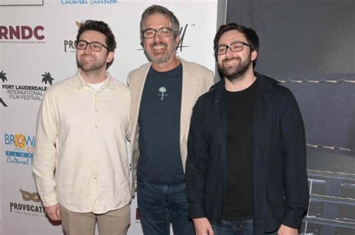 Ray Romano’s Hunky, Identical Sons Compete In A Scavenger Hunt With Funny Dad — Watch