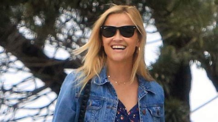 Reese Witherspoon’s Denim Jacket On Amazon: Shop – Hollywood Life