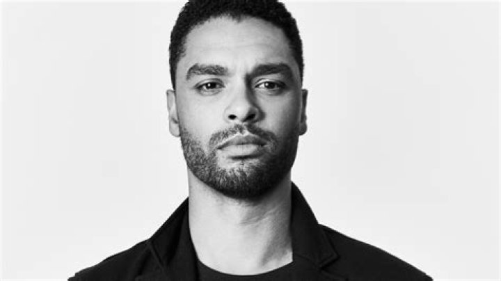 See The Actor In ‘Bridgerton’ & More – Hollywood Life