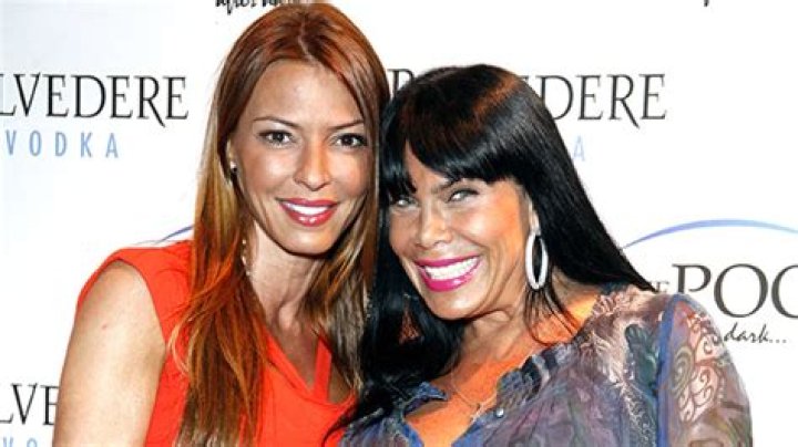 See Her Shocking Message – Hollywood Life