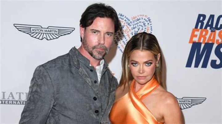 Camille Grammer Disses Denise Richards Over Divorce – Hollywood Life