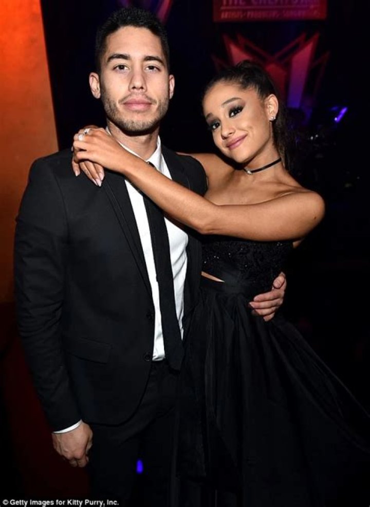Ricky Alvarez & Ariana Grande’s PDA-Filled Night At VMAs After Party – Hollywood Life