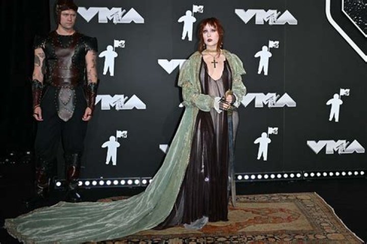 Rihanna & Drake: Their Sex Is ‘Off The Charts’ Since Going Public