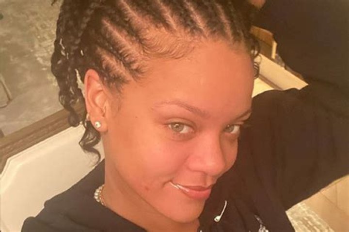 Rihanna Goes Makeup Free, ASAP Rocky Carries Their Son In NJ: Photos – Hollywood Life