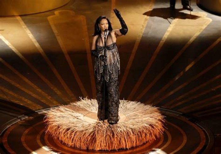 Pregnant Rihanna Belts Out ‘Lift Me Up’ In Beautiful Performance At 2023 Oscars: Watch