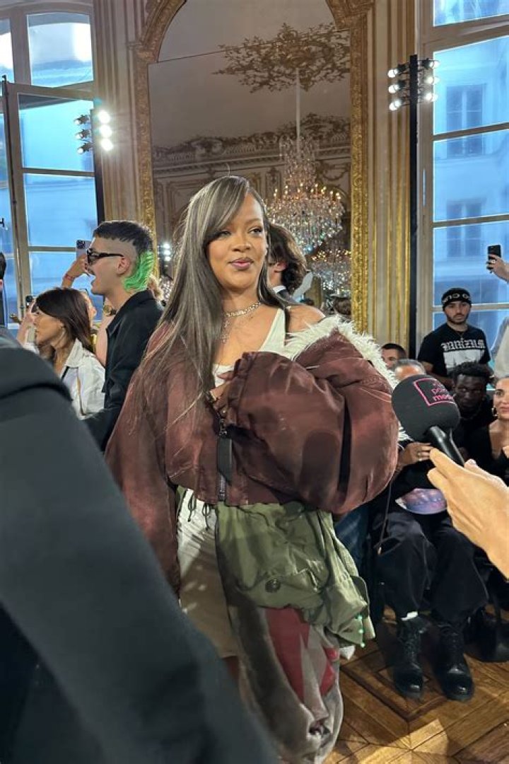 Rihanna & Son Shopping At Louis Vuitton In Paris: Photos – Hollywood Life