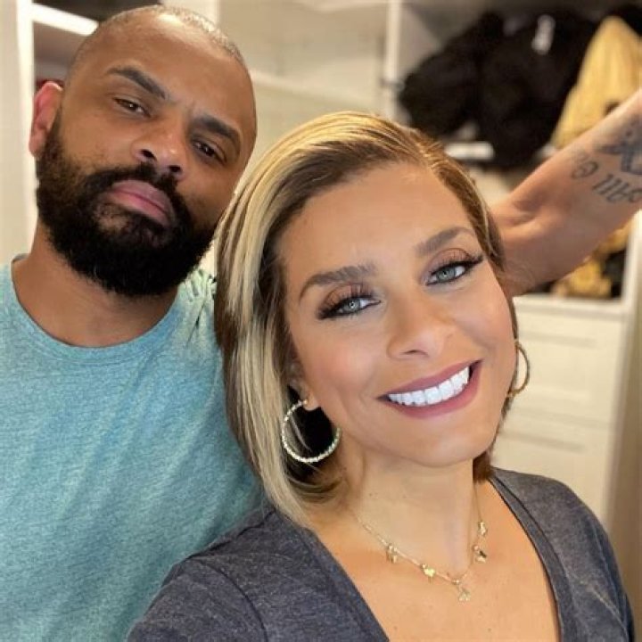 Robyn Dixon Gets Engaged To Ex-Husband Juan & ‘RHOP’ Co-Stars Flip – Hollywood Life