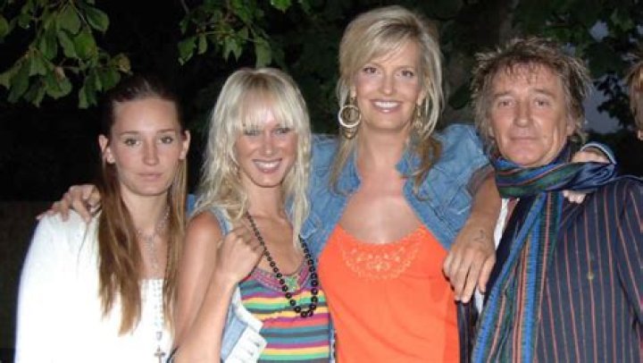 Rod Stewart, 77, Poses For Cute Photos With Daughters Kimberly, 42, Ruby, 35, & Renee, 30, In Italy