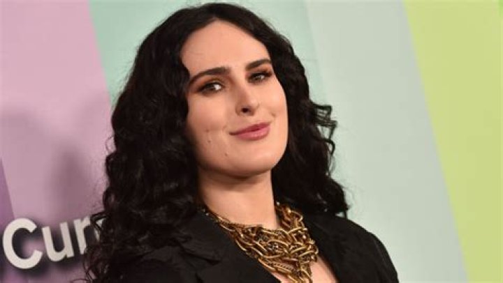 Rumer Willis’ Hair Makeover: Demi Moore’s Daughter Debuts New Red Curls – Before & After Photos