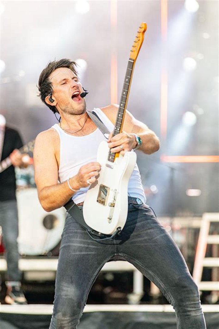 Russell Dickerson Talks ‘Three Months Two Streets Down’ EP (Exclusive) – Hollywood Life