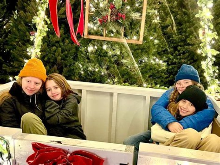 Ryan Phillippe Showed Daughter Kai in Rare Thanksgiving Photos & Video – Hollywood Life