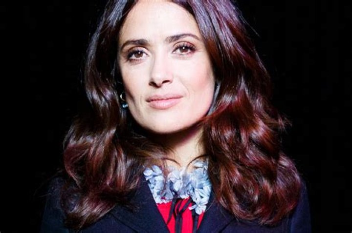 Salma Hayek’s Red Hair Makeover For ‘House Of Gucci’ – Hollywood Life