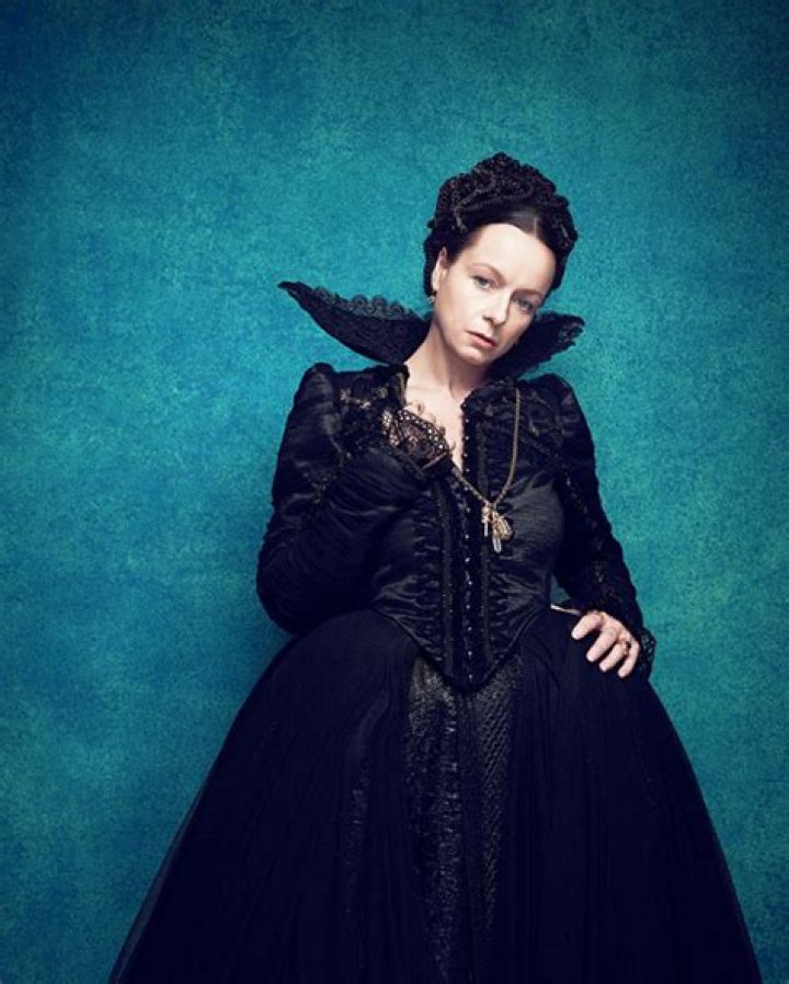 Samantha Morton On ‘The Serpent Queen’s Catherine De Medici & More – Hollywood Life