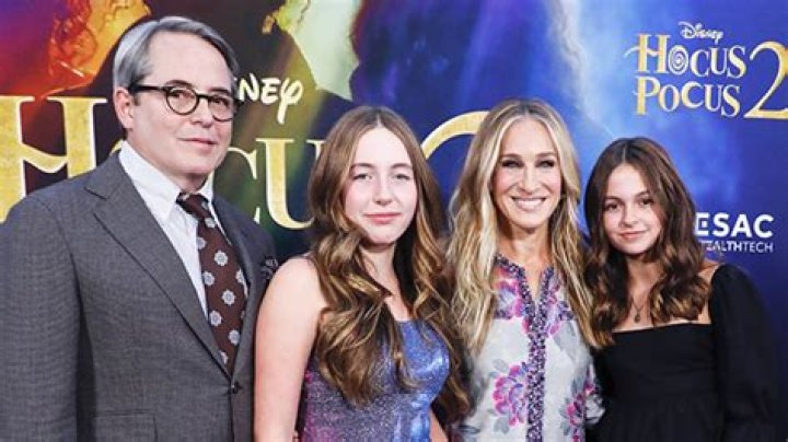 Sarah Jessica Parker Brings Twin Daughters To ‘Hocus Pocus 2’ Premiere – Hollywood Life
