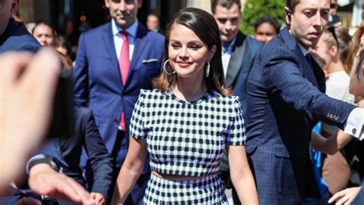 Selena Gomez Stuns In Black & White Checkered Cropped Top, Flirty Skirt & Flipped Bob: Photos