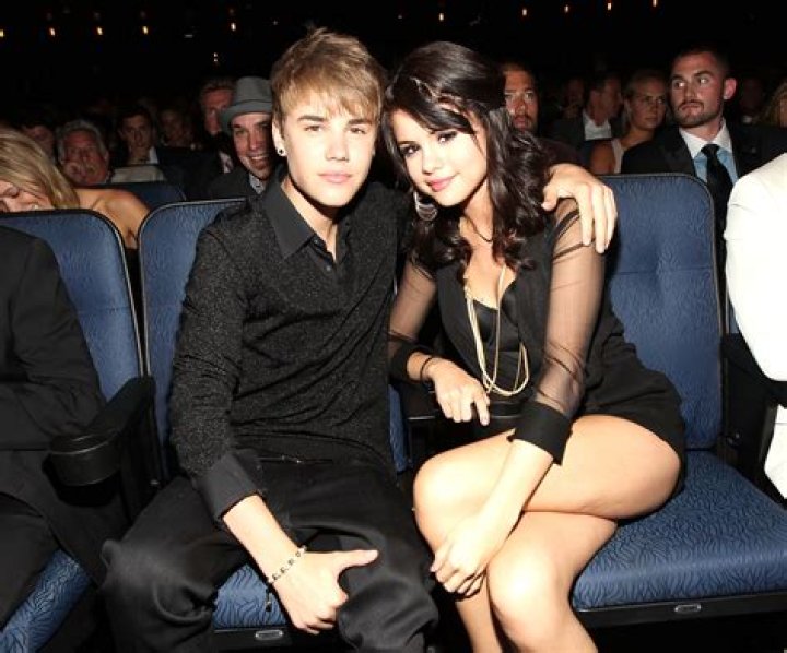 Selena Gomez Is ‘Crazy In Love’ With Justin After Reuniting: She’s ‘Light & Joyful’