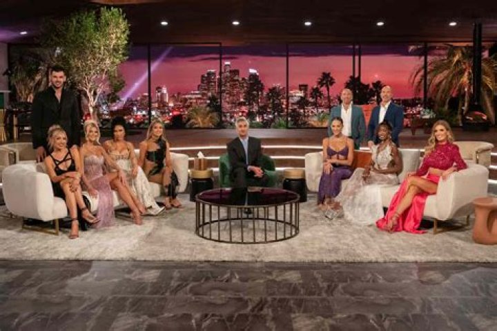 ‘Selling Sunset’s Mary Fitzgerald Gushes Over Her ‘Secure’ Marriage – Hollywood Life