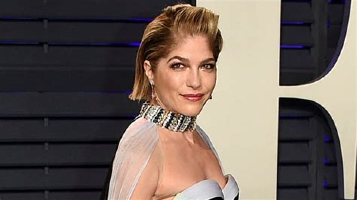 Selma Blair Shares Incredible Photo Of Her New Bald Head After Completing MS Treatment