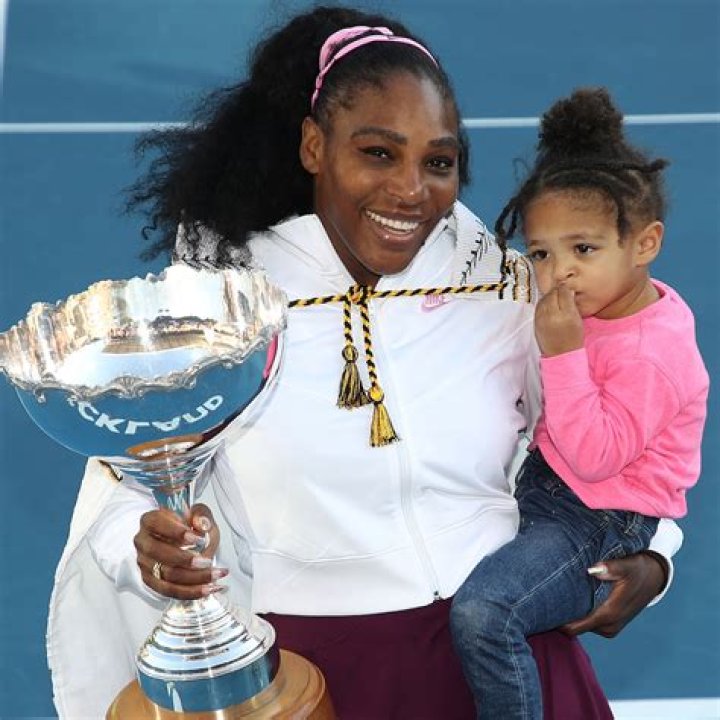 Serena Williams & Daughter Olympia, 3, Chow Down On Gelato & Hold Hands During Stroll In Rome