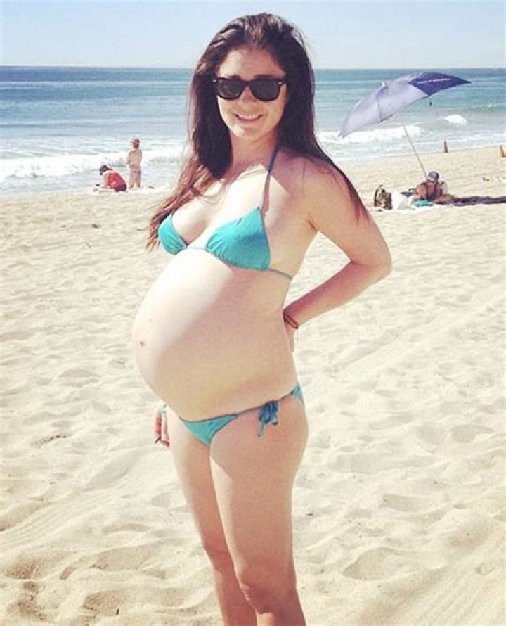 Shiri Appleby’s Pregnant Bikini Pic — See ‘Girls’ Guest Star’s Big Bump – Hollywood Life