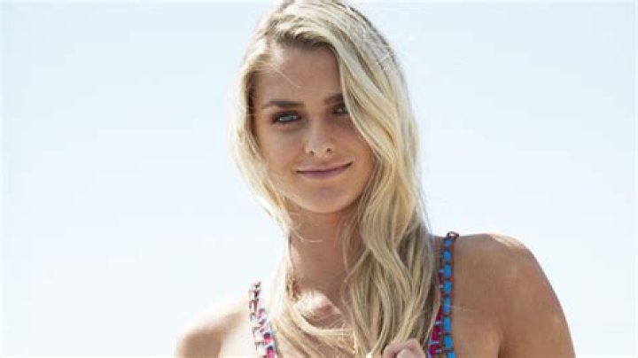 Kelsey Leaves & Films Her Final Scene – Hollywood Life