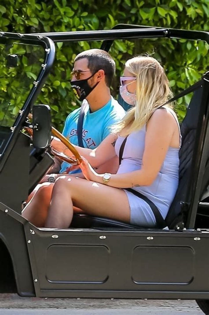 Sophie Turner Puts Her Baby Bump On Display While Driving With Husband Joe Jonas — Pics