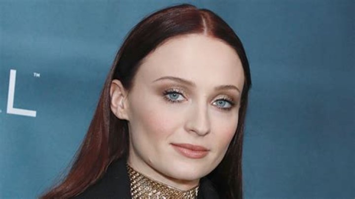 Sophie Turner Rocks All-Black in NYC After Joe Jonas Lawsuit: Photos – Hollywood Life