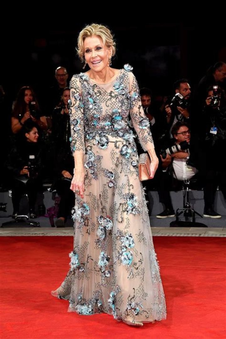 Georgina Chapman & All Of The Famous Women Who’ve Worn Her Gowns — PICS