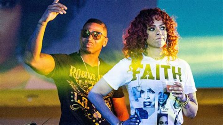 Stevie J Rushes Onstage To Fix Faith Evans’ Wardrobe Malfunction While She Performs