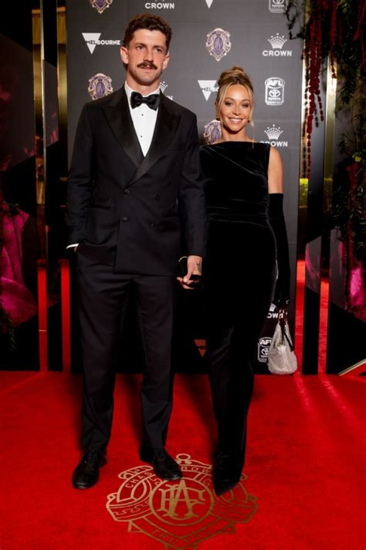 2015 Teen Choice Awards Red Carpet Arrivals — PICS