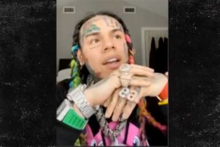 Tekashi 6ix9ine Challenges Meek Mill To A Physical Fight As Their Feud Rages On