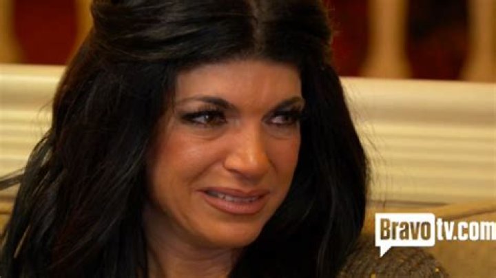 [VIDEO] Teresa Giudice Breaks Down In Therapy — ‘RHONJ’ Preview – Hollywood Life