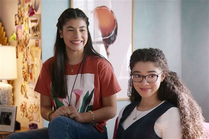 ‘The Baby-Sitters Club’s New Dawn On Season 3 & More: Interview – Hollywood Life